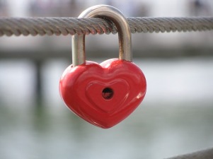 heart shaped pad lock